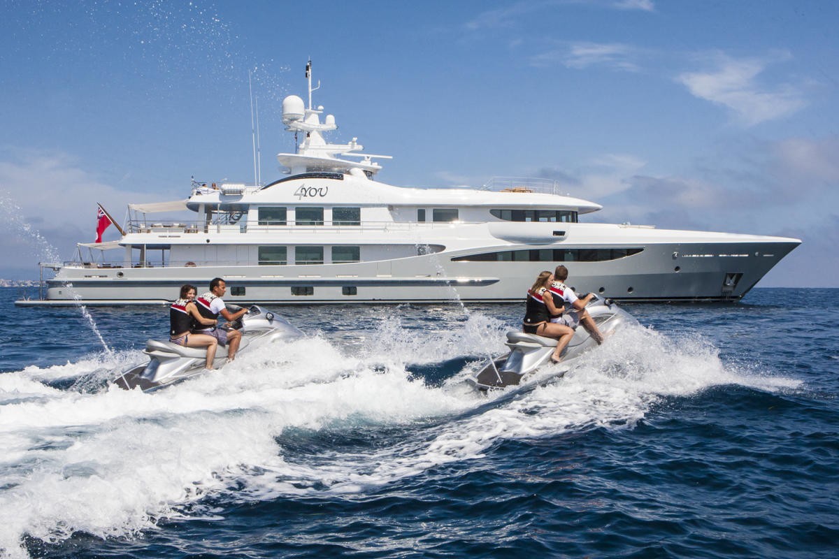 4 You with jetskis